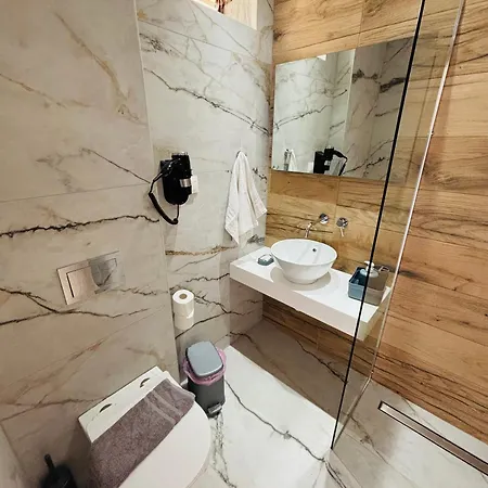 Litsa Apartmán *