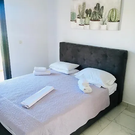 Litsa Apartment *