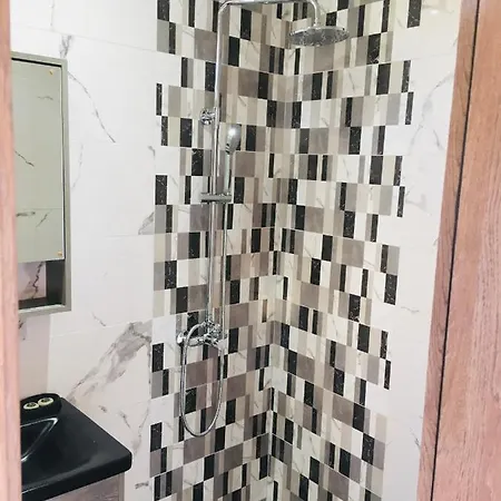 Litsa דירה פפקרי