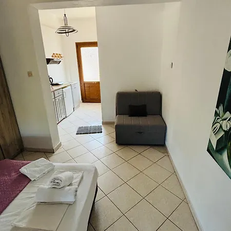 Litsa Pefkári